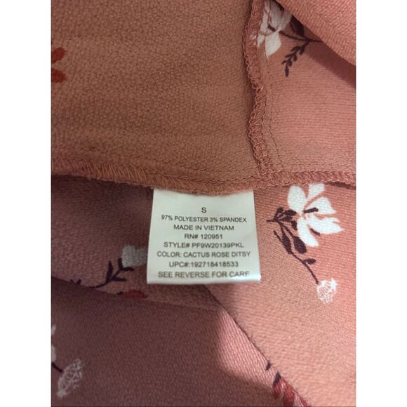 Pink Republic Knotted Hem Top Size S Round Neckline Floral Print 3/4 Sleeves - Picture 9 of 10